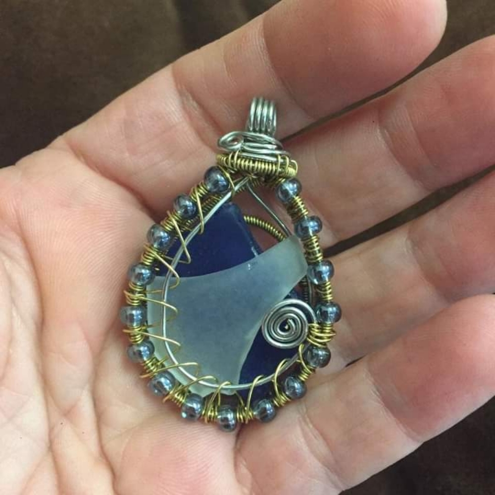🇨🇦Beach Glass Pendant